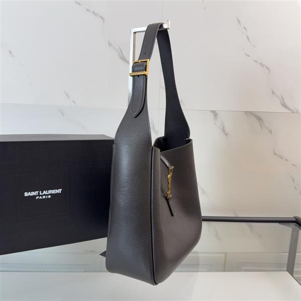 2026224175118857 710